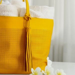 DeCoss Thompson Tote in Canary Yellow